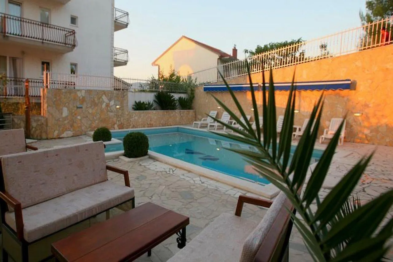 B&B Villa Paula Trogir 3*,