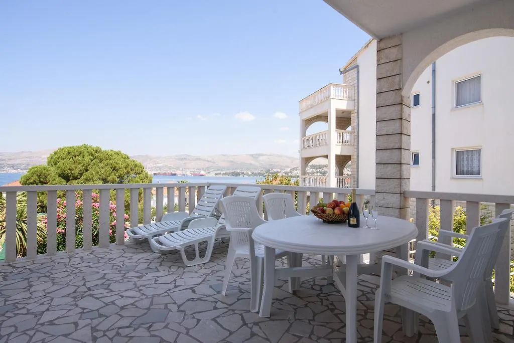 B&B Villa Paula Trogir 3*,  Croatia