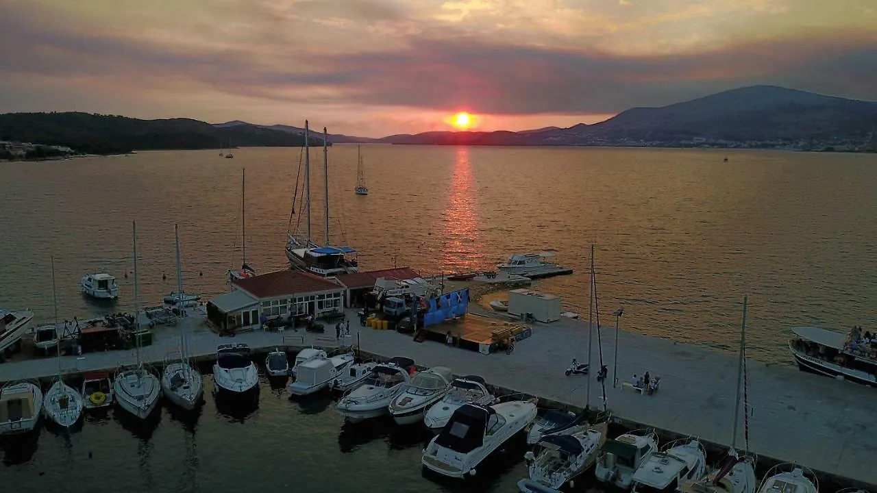 B&B Villa Paula Trogir 3*,